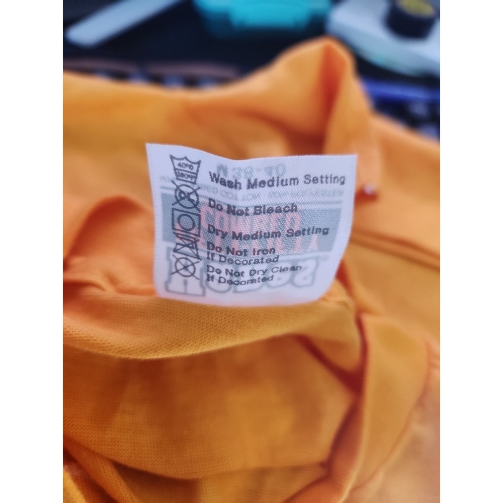 Vintage 70s / 80s Hanes Single Stitch Presto Chango T-Shirt Yellow Men's Size M - Picture 11 of 11
